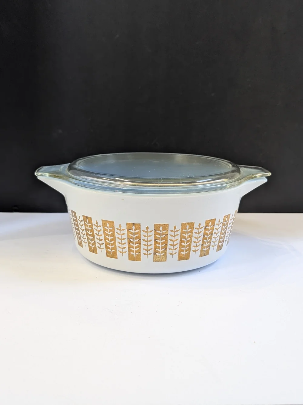 Pyrex Promotional Gold Leaf Delphite Blue Gourmet Casserole 2.5 QT with lid USA